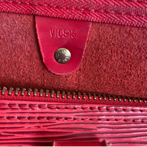 Louis Vuitton Keepal 50 Castilian Epi Red Duffle🔥 - Picture 7 of 8